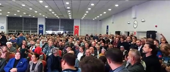 AKP'li Gebze Belediye Başkanı’nı yuhalayıp salonu terk ettiler