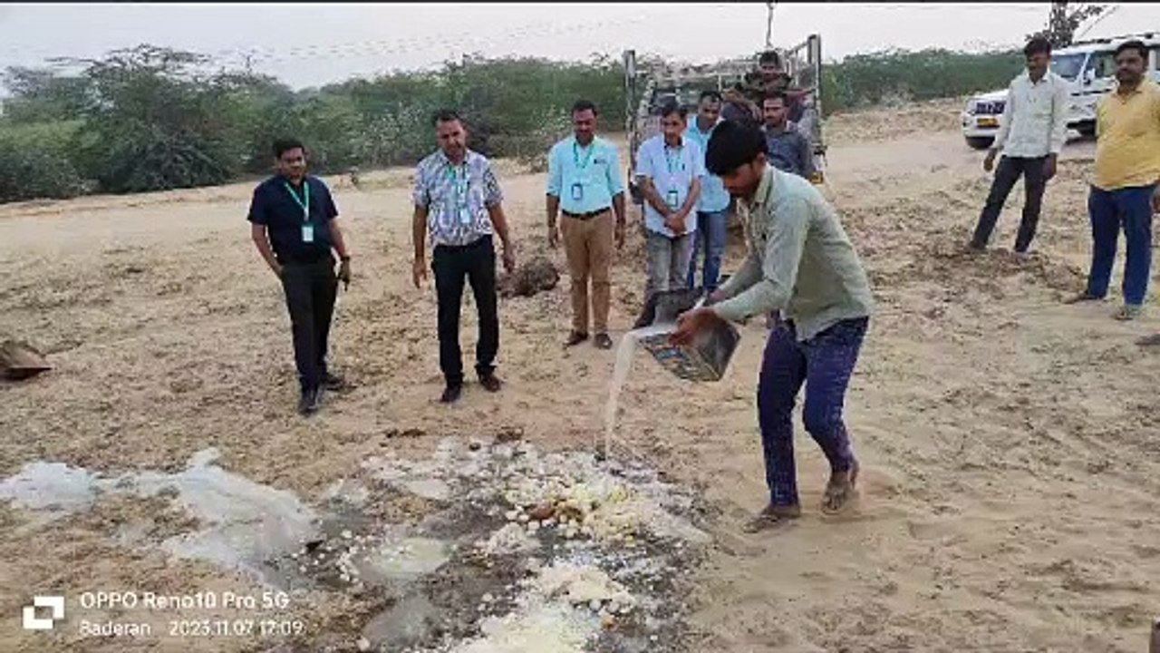 फैक्ट्री में 200 किलो सड़े रसगुल्ले, मावा व चाश...