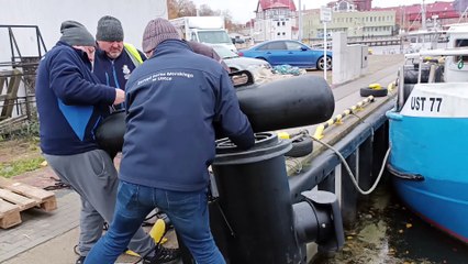 Kosz do czyszczenia portu w Ustce