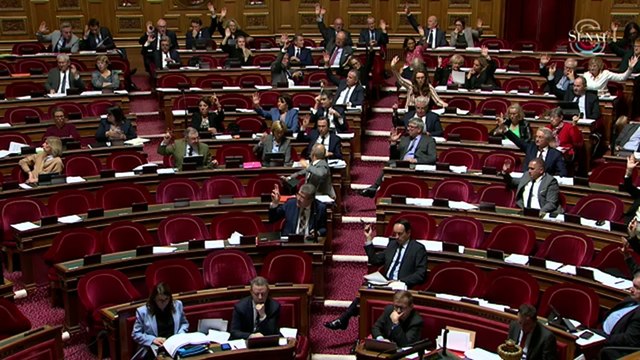 Le Sénat vote la fin des allocations familiales et des APL pour les étrangers en France depuis moins de 5 ans