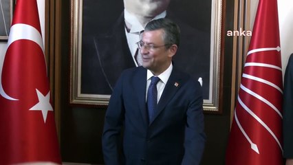 Özgür Özel a reçu son mandat dans la salle de bureau de la Grande Assemblée nationale de Turquie : ＂C'est un grand honneur pour moi de recevoir le mandat dans cette salle en tant que 8ème président du CHP＂
