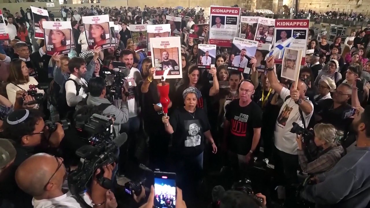 Ganz Israel leidet mit: Wut und Verzweiflung der Familien der 240 Geiseln