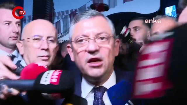CHP'de devir teslim: Özel, mazbatasını aldı