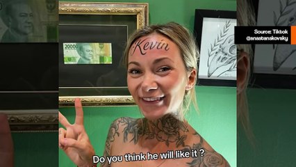 "Kyllä, se on totta"; nainen tatuoi poikaystävänsä nimen otsaansa ja jättää netinkäyttäjät uskomattoman hämmentyneiksi
