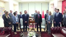 Kemal Kılıçdaroğlu genel başkanlığı Özgür Özel'e devretti!