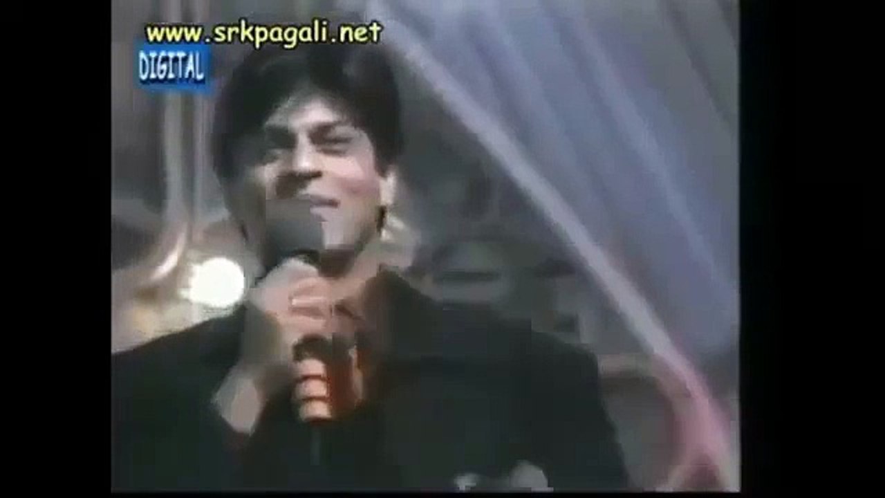 Shahrukh Khan receiving an award
