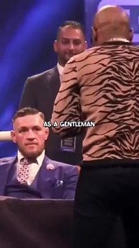 Conor McGregor Flips Floyd Mayweather’s Roast On Him #boxing #mma #ufc #kickboxing #fitness #muaythai #boxingtraining #fight #training #bjj #gym #boxeo #martialarts #workout #boxinglife #fighter #motivation #wrestling #sport #jiujitsu #karate #boxer #boxi