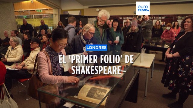 Los enamorados de Shakespeare visitan su 'Primer Folio' en el 400 aniversario de sus obras completas