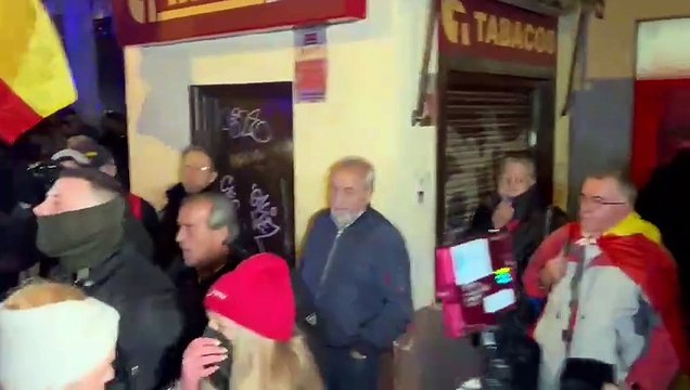 Sexto día de protestas contra la amnistía en Madrid: los manifestantes señalan y expulsan a los radicales