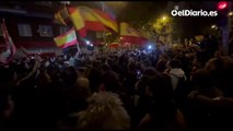 Cánticos racistas a la Policía en la manifestación contra la amnistía de Ferraz: 