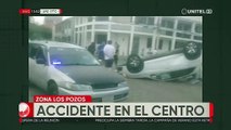 Un vehículo quedo volcado en la zona Los Pozos en el centro de Santa Cruz de la Sierra