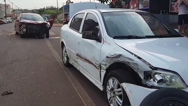 Acidente violento é registrado na Rua Xavantes