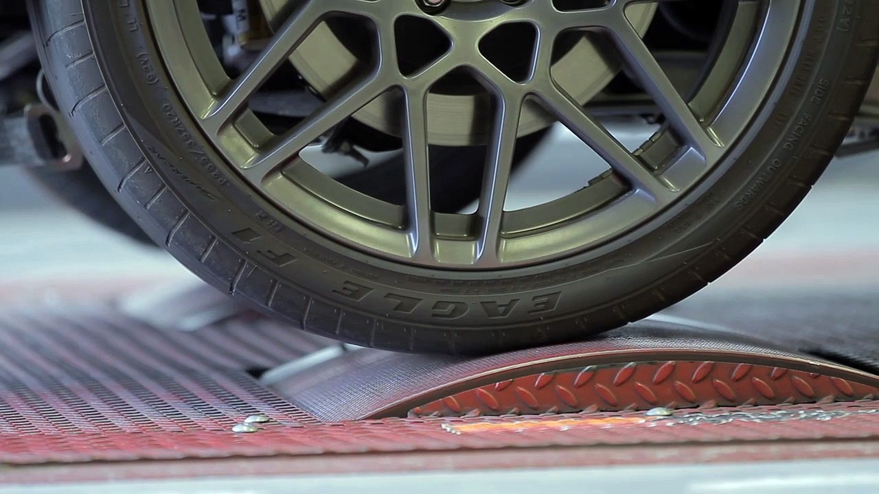 2013 Ford Shelby GT500 Chases 200 MPH! - Igniti...