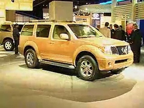 2004 Detroit: 2005 Nissan Frontier and Nissan Pathfinder unveiling
