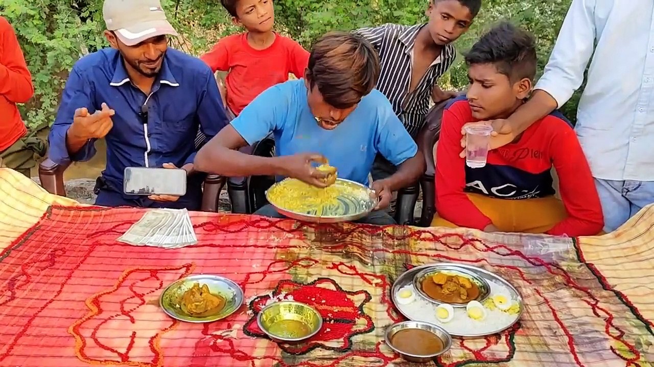 chicken curry and egg rice eating challenge 450...