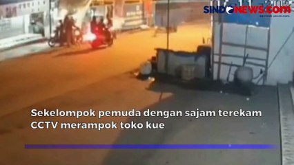 Aksi Sekelompok Pemuda Rampok Toko Kue Terekam CCTV di Tangerang