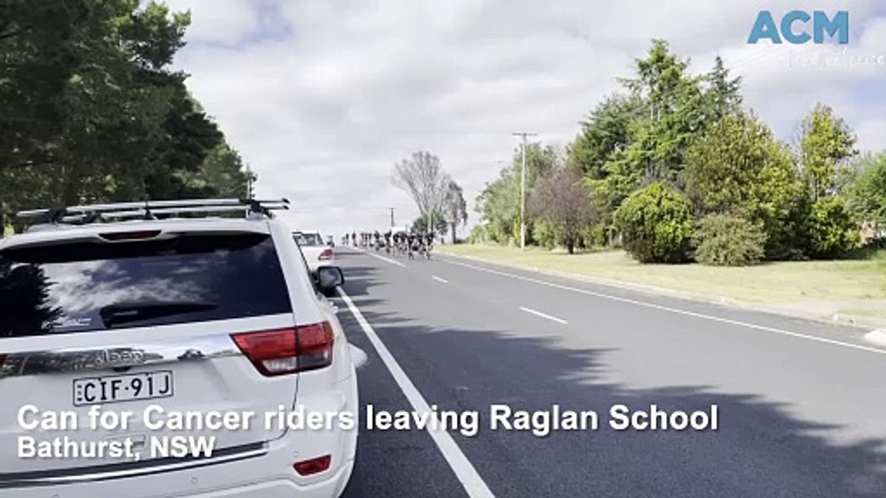 Can 4 Cancer riders leaving Raglan Public School