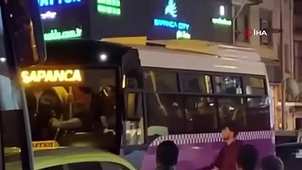 Yolcu otobüsünde tekme tokat kavga kamerada