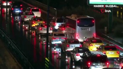 İstanbul'daki sağanak trafiği de etkiledi: Yoğunluk yüzde 80'e geldi