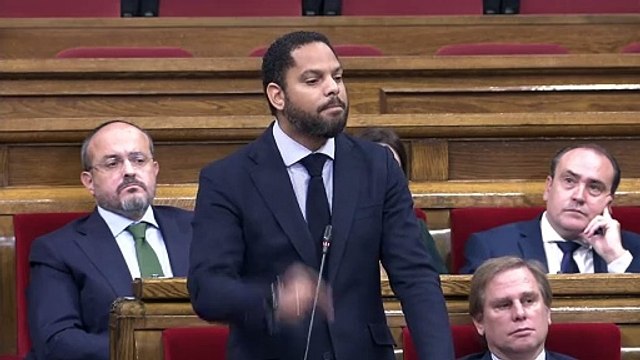 La líder de los comunistas en el Parlamento catalán vomita toda su rabia ante la espléndida intervención de Ignacio Garriga (VOX)
