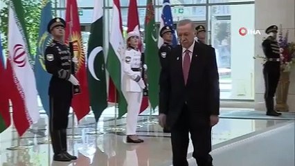 Cumhurbaşkanı Erdoğan, Taşkent Kongre Merkezi'ne geldi