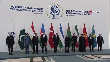 Download Video: Cumhurbaşkanı Erdoğan, Ekonomik İşbirliği Teşkilatı aile fotoğrafı çekimine katıldı