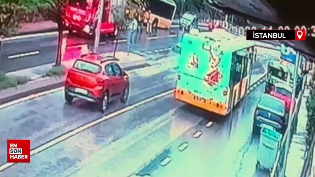 Beykoz'da kayganlaşan yolda İETT otobüsü kazası kamerada