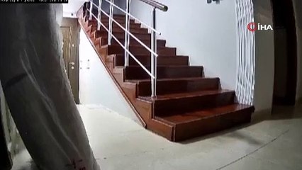 4,8 büyüklüğündeki deprem anı güvenlik kamerasında