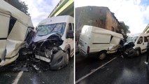 Kağıthane'de servis minibüsü ile panelvan kafa kafaya çarpıştı: 1'i ağır 8 kişi yaralandı