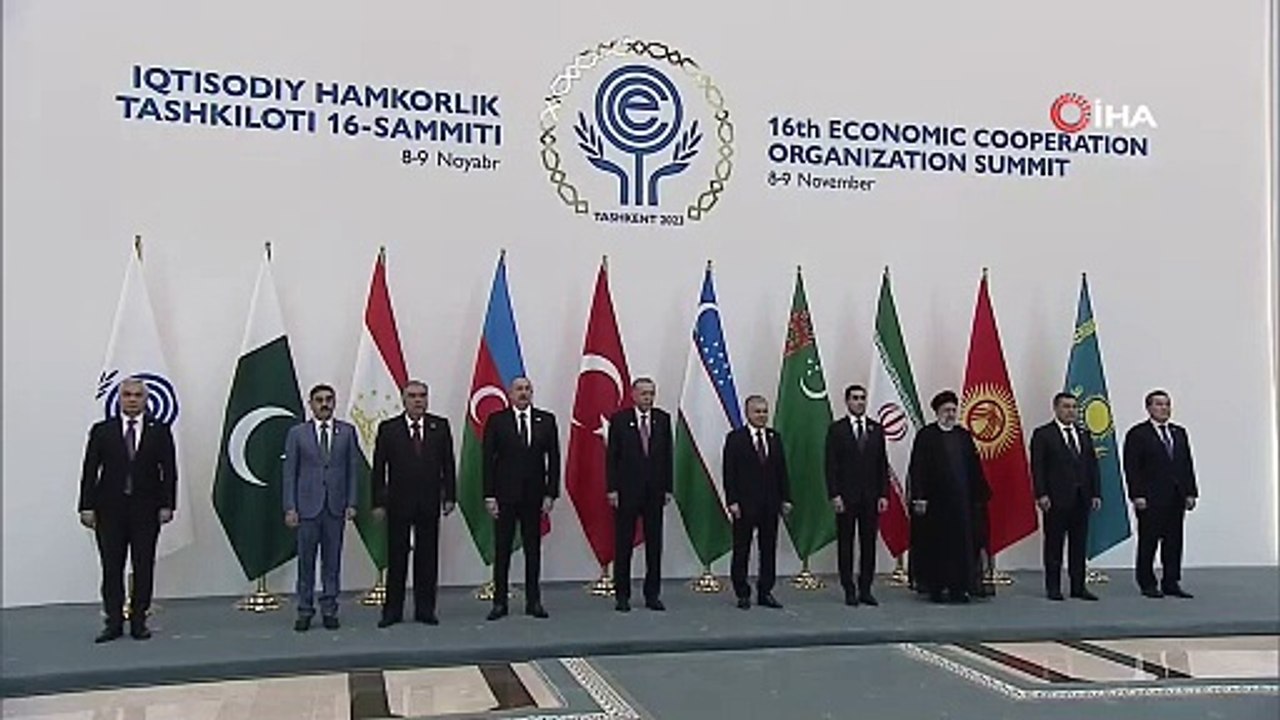 Cumhurbaşkanı Erdoğan, Ekonomik İşbirliği Teşkilatı aile fotoğrafı çekimine katıldı