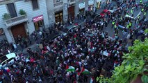 Slogan pro Gaza e cori contro Israele: tremila persone in corteo a Milano