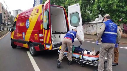 Homem de 31 anos quebra a perna ao pular de muro de obra no centro