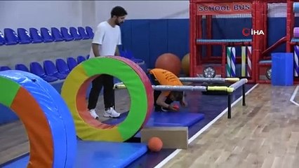 +1 kromozom hem başarılarına hem de zorlu hastalıkları yenmesine engel olmadı