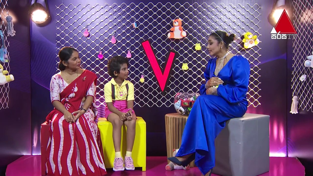 චුට්ටක් බය හිතුන නිසයි එහෙම කරේ. | V Clapper | The Voice Kids Sri Lanka