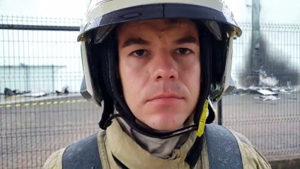 Bombeiros seguem trabalhando para combater o incêndio nas empresas na BR-277