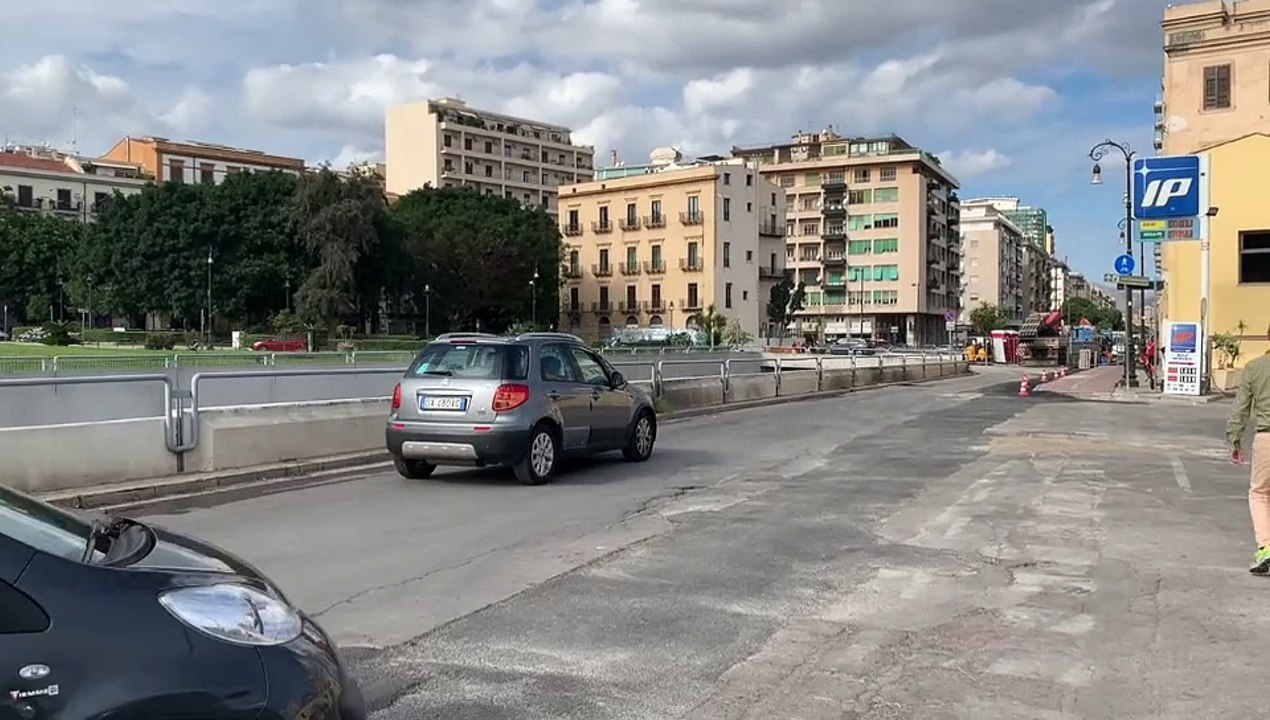 Piazza XVIII vittime riaperta ma non per tutti