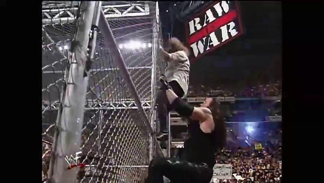 Mankind vs. Kane – Hell in a Cell Match (Raw, Aug. 24, 1998) - video ...