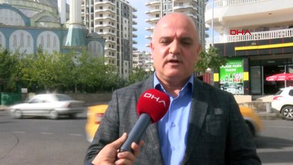 Diyarbakır'da deprem sonrası cami çevresindeki hasarlı binalar ibadete kapatıldı