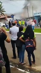 Incêndio destrói residência de madeira em Maria Helena; moradia era usada por trabalhadores