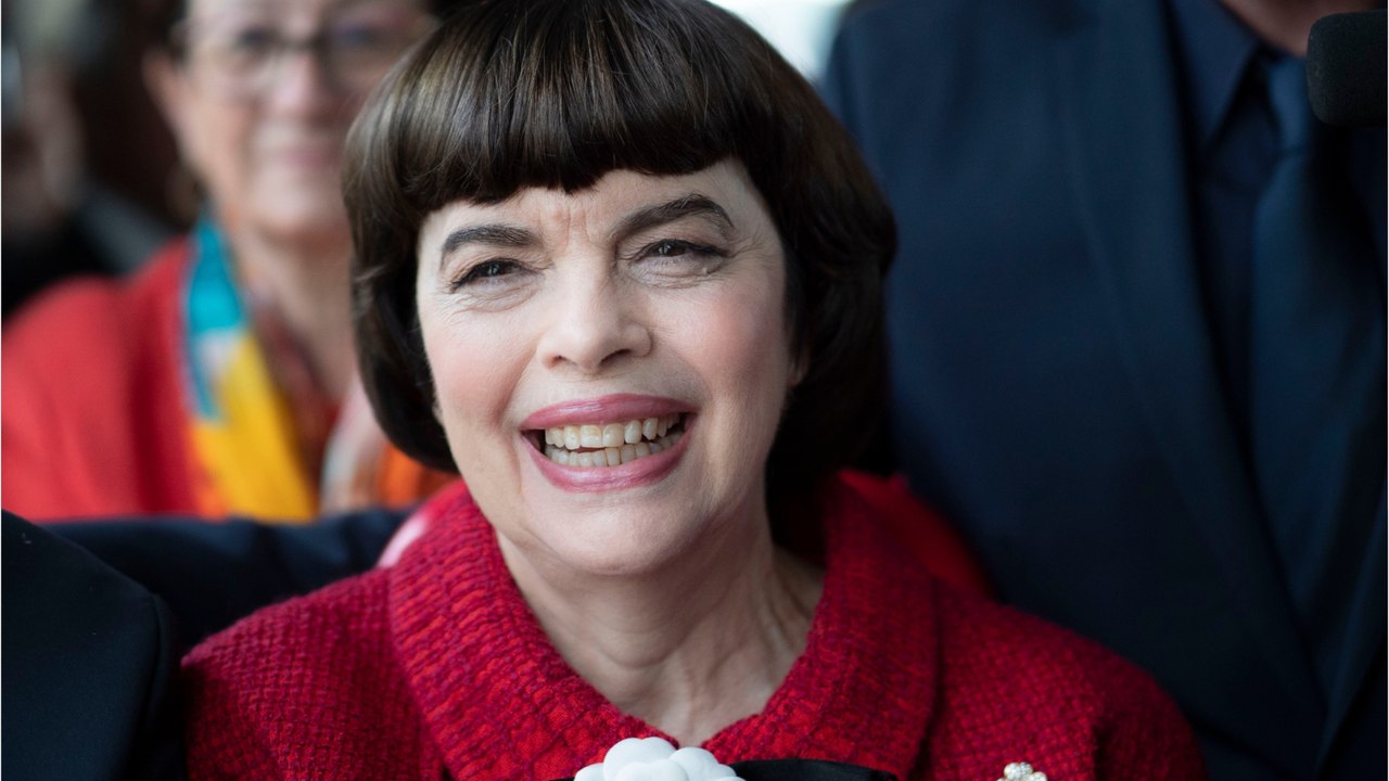 GALA VIDEO - Mireille Mathieu, pourquoi la tournée de ses 60 ans de carrière va l’émouvoir : “Elle n’est plus là…”