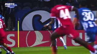 “Pepe não precisa de marcar para dar nas vistas”. Análise do comentador do Porto Canal à exibição do capitão do FC Porto na Champions
