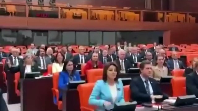 CHP'li vekiller Yargıtay'ın AYM üyeleriyle ilgili hamlesine tepki olarak TBMM'de eylem başlattı