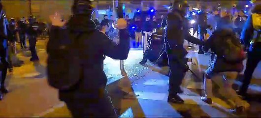 La policia deté una persona pel cap baix en els aldarulls a Madrid