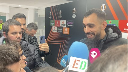 Borja Iglesias, en zona mixta