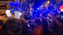 Varios manifestantes agreden e insultan a periodistas en Ferraz