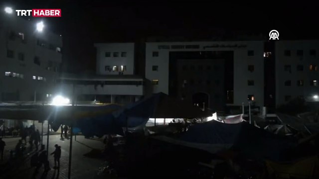 İsrail ordusu Şifa Hastanesi'nin çevresini hedef aldı