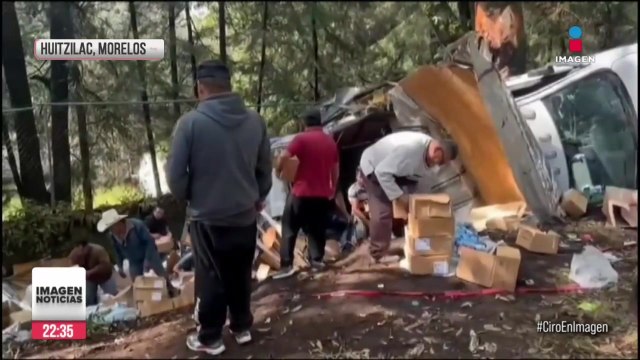 Pobladores de Morelos robaron víveres para Acapulco tras volcadura de camión