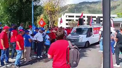 Grève illimitée au CHU : les syndicats maintiennent la pression