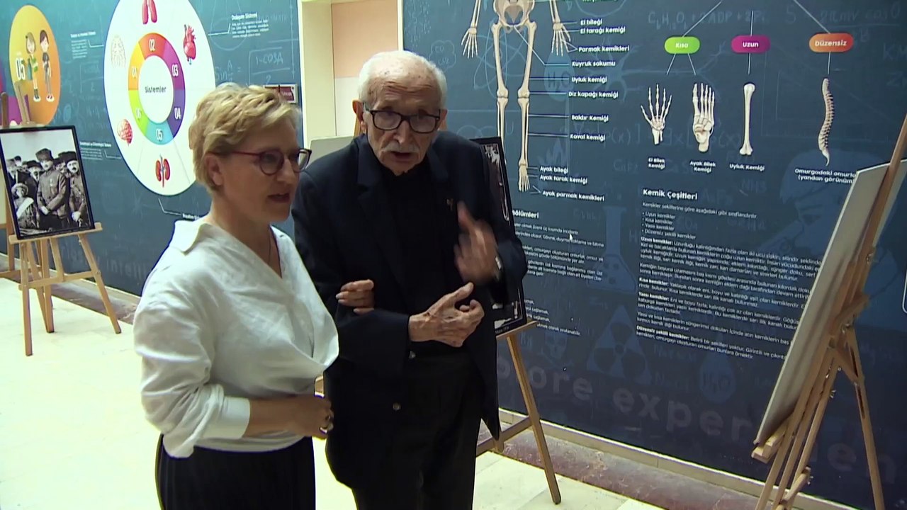 Benazus, Türkiye'nin en geniş Atatürk fotoğrafları koleksiyonuna sahip