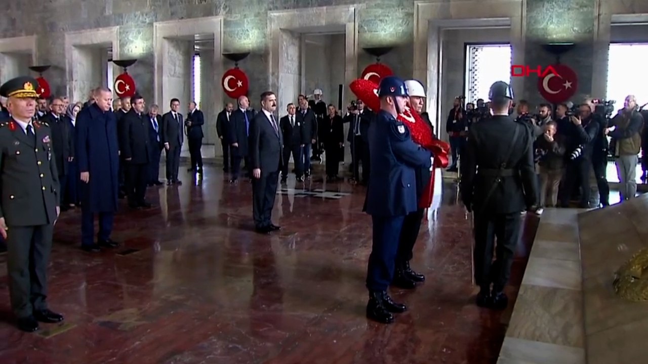 Devlet Erkanı Anıtkabir’de